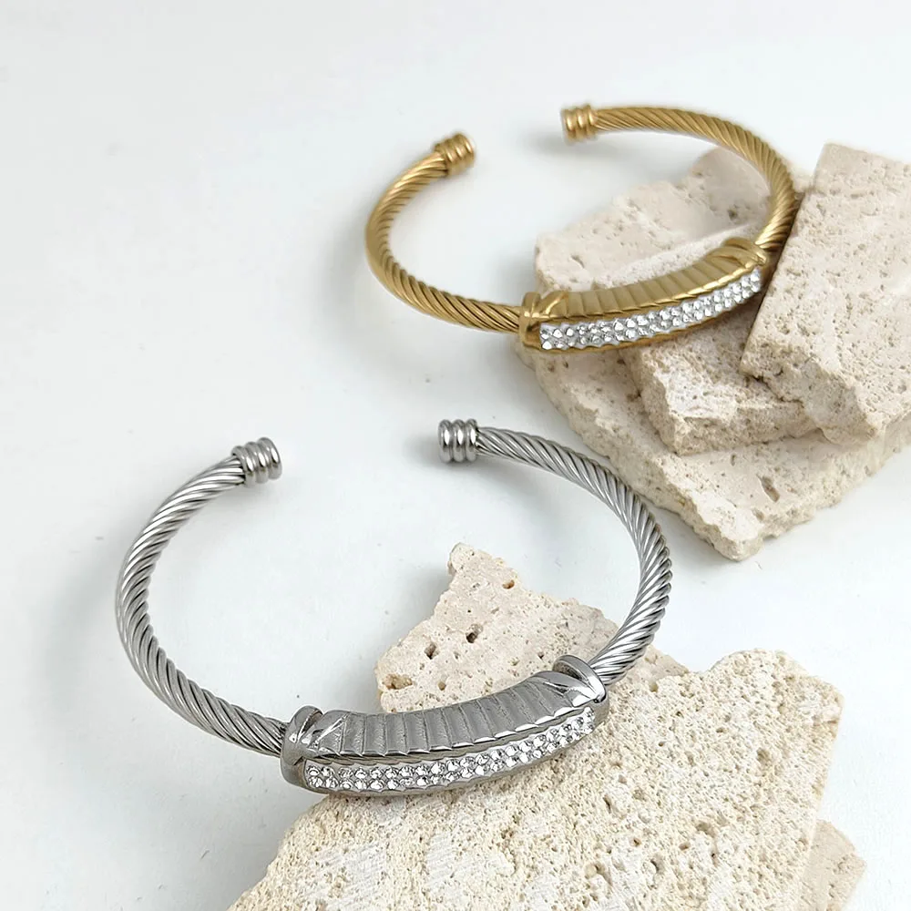 New diamond-set bracelet, stainless steel 18K gold-plated square bracelet, couple gift
New diamond-set bracelet, stainless steel 18K gold-plated square bracelet, couple gift