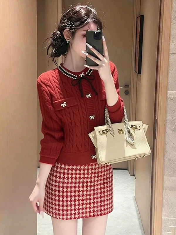 Модный вязаный свитер и юбка в клетку, комплект из двух предметов, осенне-зимний, стройнящий, с высокой талией, брючный костюм
Модный вязаный свитер и юбка в клетку, комплект из двух предметов, осенне-зимний, стройнящий, с высокой талией, брючный костюм