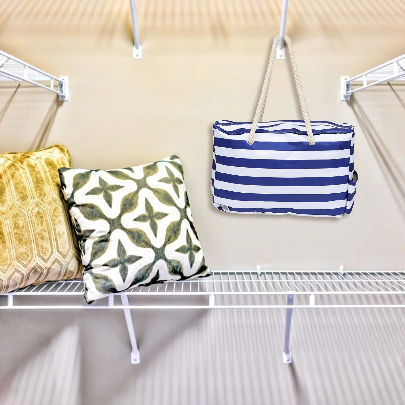 1Pcs Large Waterproof Beach Bag Foldable Canvas Tote with Ample Space for Lipsticks Cosmetics Towel Ideal for Beach Pool Gym
1Pcs Large Waterproof Beach Bag Foldable Canvas Tote with Ample Space for Lipsticks Cosmetics Towel Ideal for Beach Pool Gym