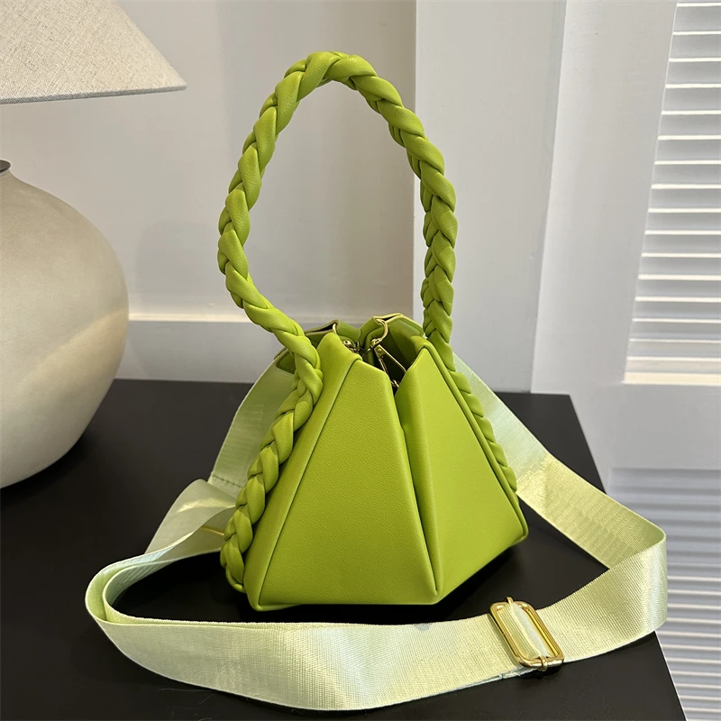 Luxury Band Designer Woven Shoulder Crossbody Bag Women Handbag Purse 2022 New Fashion Clutches Messenger Bag High Quality
Luxury Band Designer Woven Shoulder Crossbody Bag Women Handbag Purse 2022 New Fashion Clutches Messenger Bag High Quality