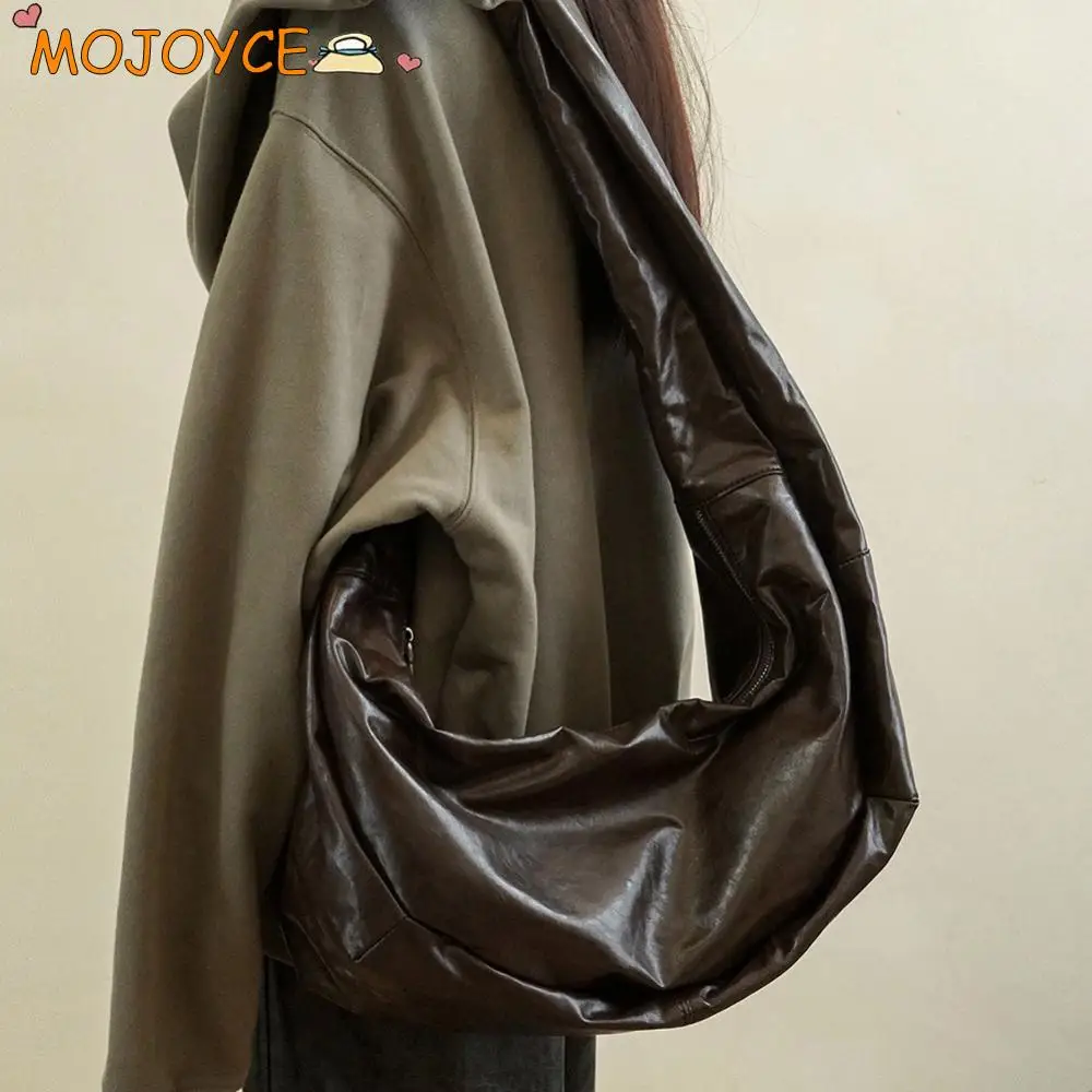 Women Crescent Shoulder Bag Large Capacity Simple Sling Handbag Solid Color Retro Satchel Bag Female Commute Bag
Women Crescent Shoulder Bag Large Capacity Simple Sling Handbag Solid Color Retro Satchel Bag Female Commute Bag
