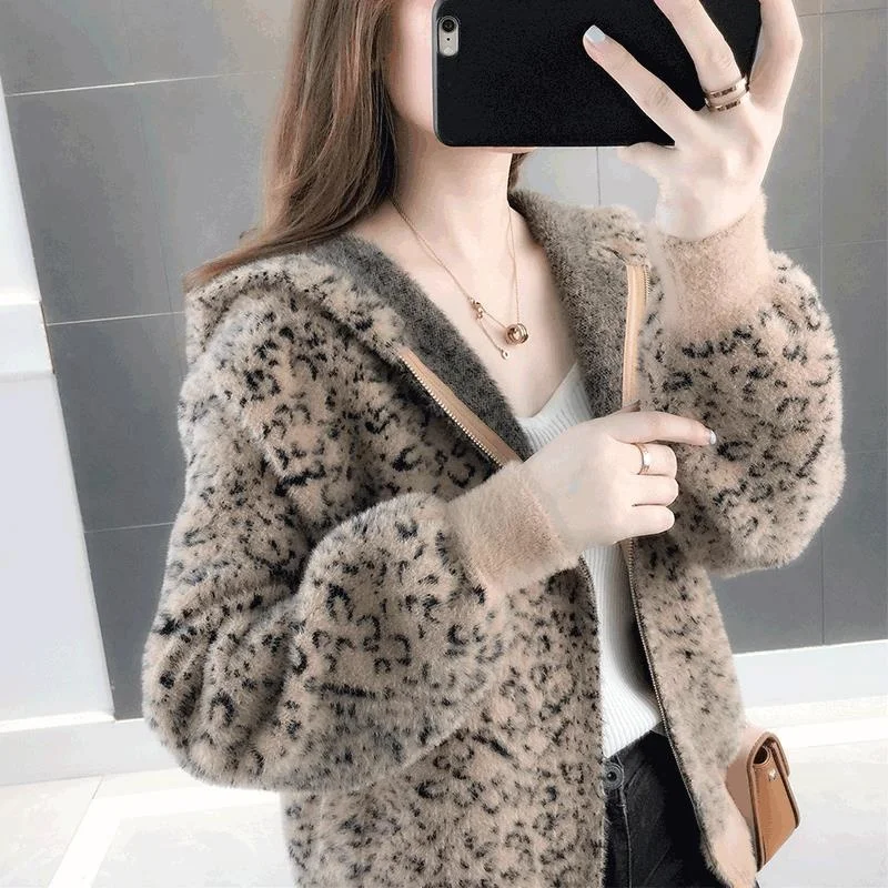 Winter 2023 Autumn Korean Style Hooded Mink Women Fashion Loose Long Sleeve Sweater Cardigan Female Casual Knitted Coat M35
Winter 2023 Autumn Korean Style Hooded Mink Women Fashion Loose Long Sleeve Sweater Cardigan Female Casual Knitted Coat M35