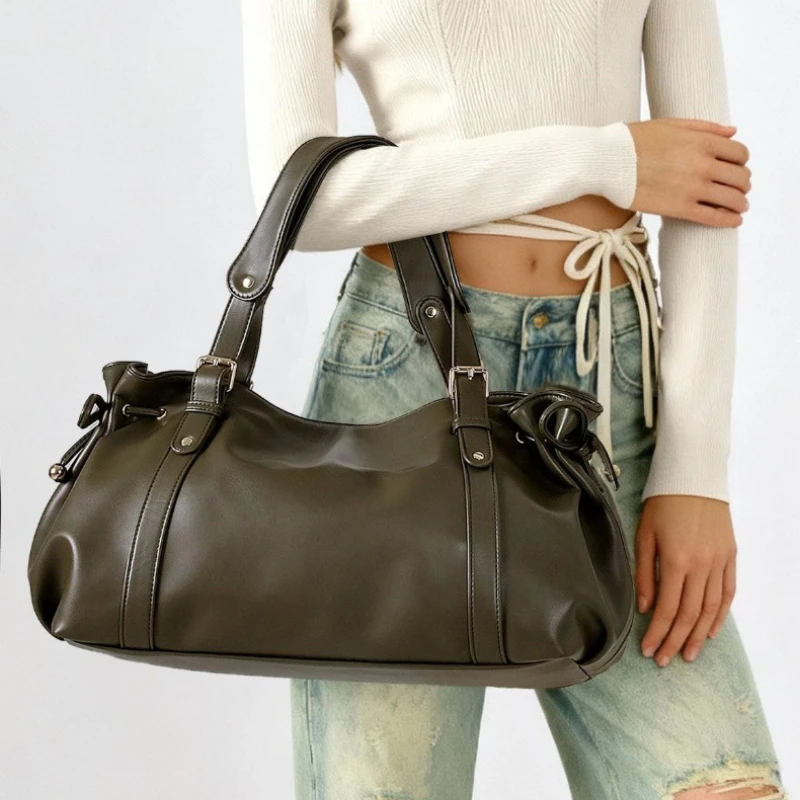 Women's Crossbody Large Capacity Simple Handbag Commuter Shoulder Boston Bag Stylish Versatile Work Bag Soft Polyester Interior
Women's Crossbody Large Capacity Simple Handbag Commuter Shoulder Boston Bag Stylish Versatile Work Bag Soft Polyester Interior