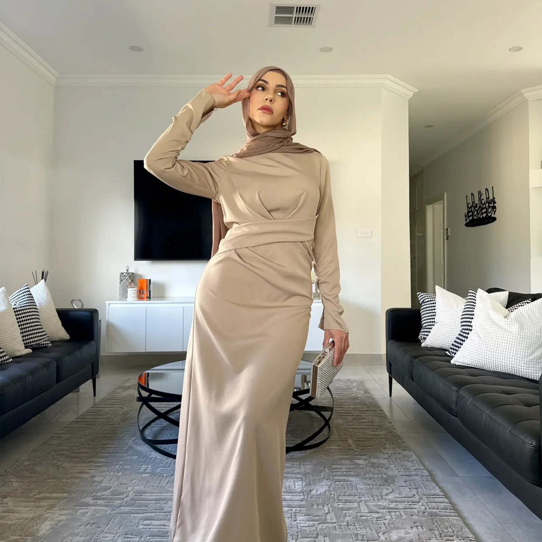 Autumn Slit Fit Abaya for Women, Warm Stretchy Long Muslim Dress, Ruched Sleeves, Modest Hijabi Robe, Islamic Clothing, Ramadan
Autumn Slit Fit Abaya for Women, Warm Stretchy Long Muslim Dress, Ruched Sleeves, Modest Hijabi Robe, Islamic Clothing, Ramadan