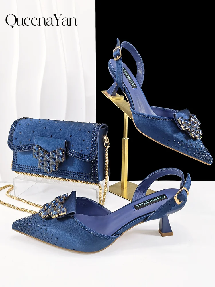 Горячая новинка: Элегантные туфли QueenaYan с острым носком и ремешком через пясть, темно-синие, для вечеринок, в комплекте с сумкой на длинном цепочном ремешке
Горячая новинка: Элегантные туфли QueenaYan с острым носком и ремешком через пясть, темно-синие, для вечеринок, в комплекте с сумкой на длинном цепочном ремешке