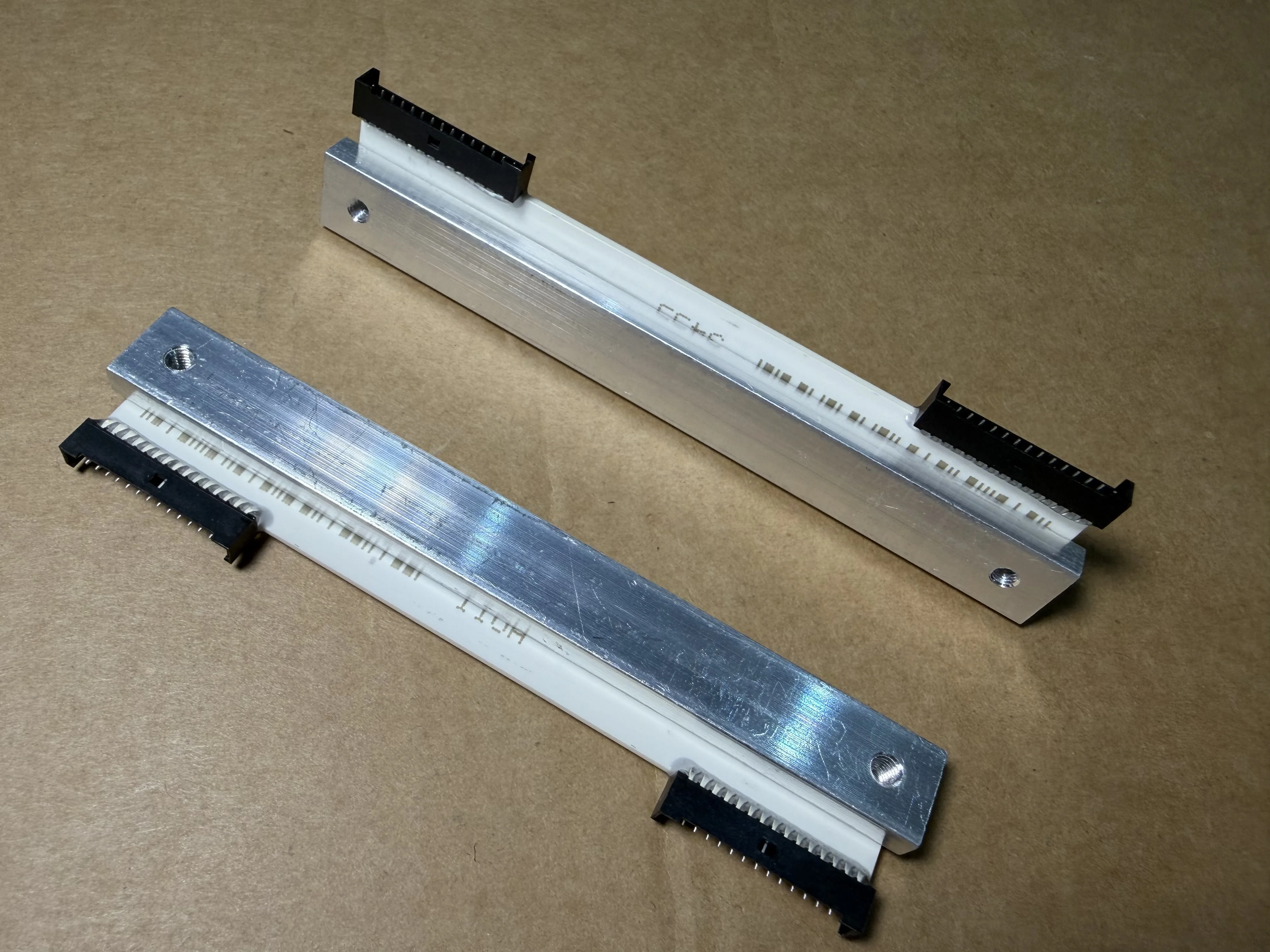 printhead kd2003-df10a for toledo scale printer spare kd2003-df10 New link 90mm print head prix4 prix5 new Original thermal
printhead kd2003-df10a for toledo scale printer spare kd2003-df10 New link 90mm print head prix4 prix5 new Original thermal