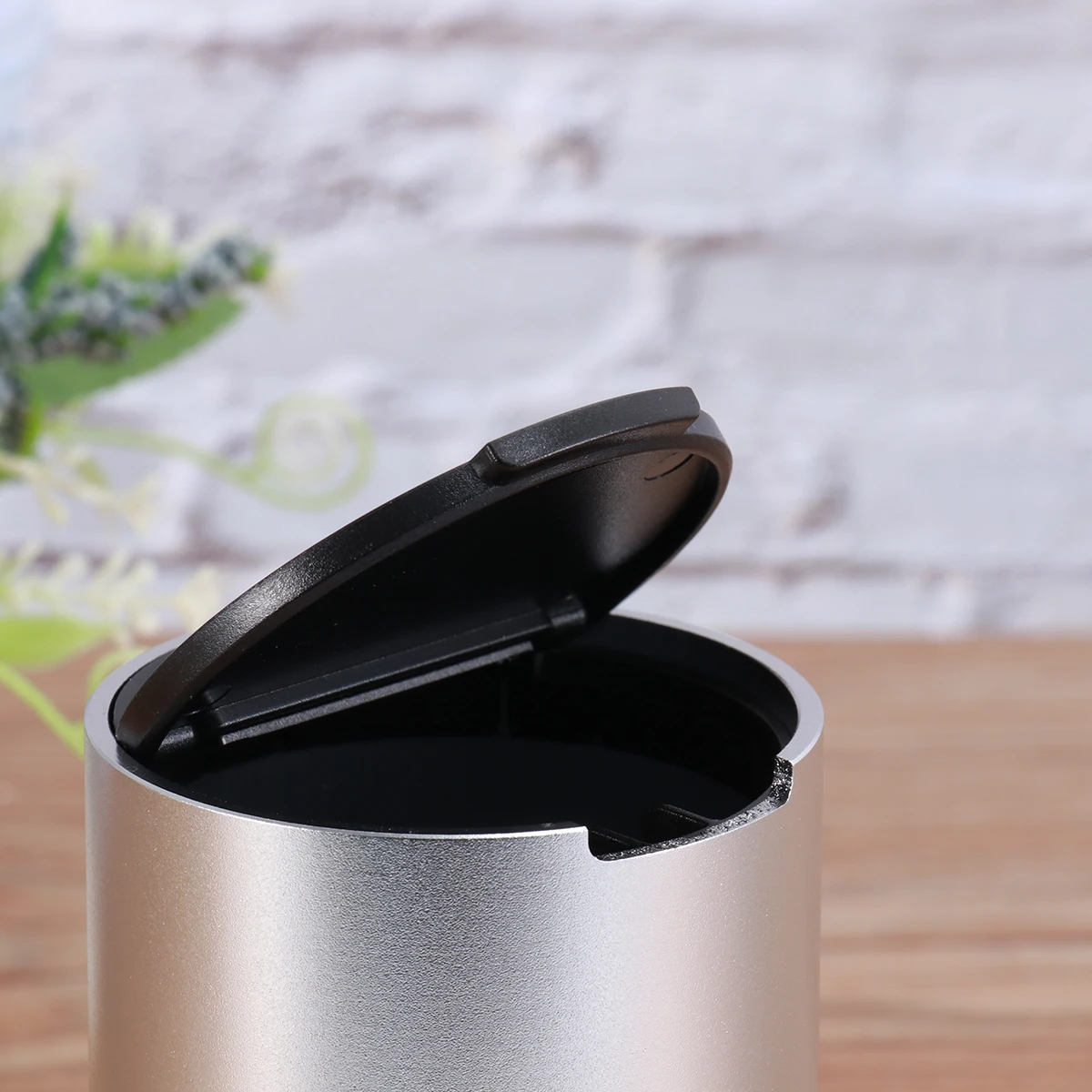 Car Ashtray Storage Tube Wear-resistant Creative Cigarette Holder Multifunction Premium Material Lid Design 
Car Ashtray Storage Tube Wear-resistant Creative Cigarette Holder Multifunction Premium Material Lid Design