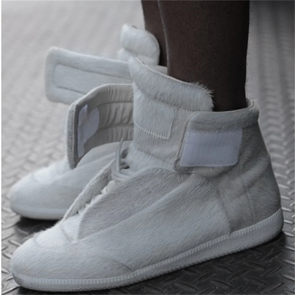 White Faux Fur Casual Sports Shoes Men Round Toe High Top Fashionable German Training Shoes Hook & Loop Outside Ankle Boot
White Faux Fur Casual Sports Shoes Men Round Toe High Top Fashionable German Training Shoes Hook & Loop Outside Ankle Boot
