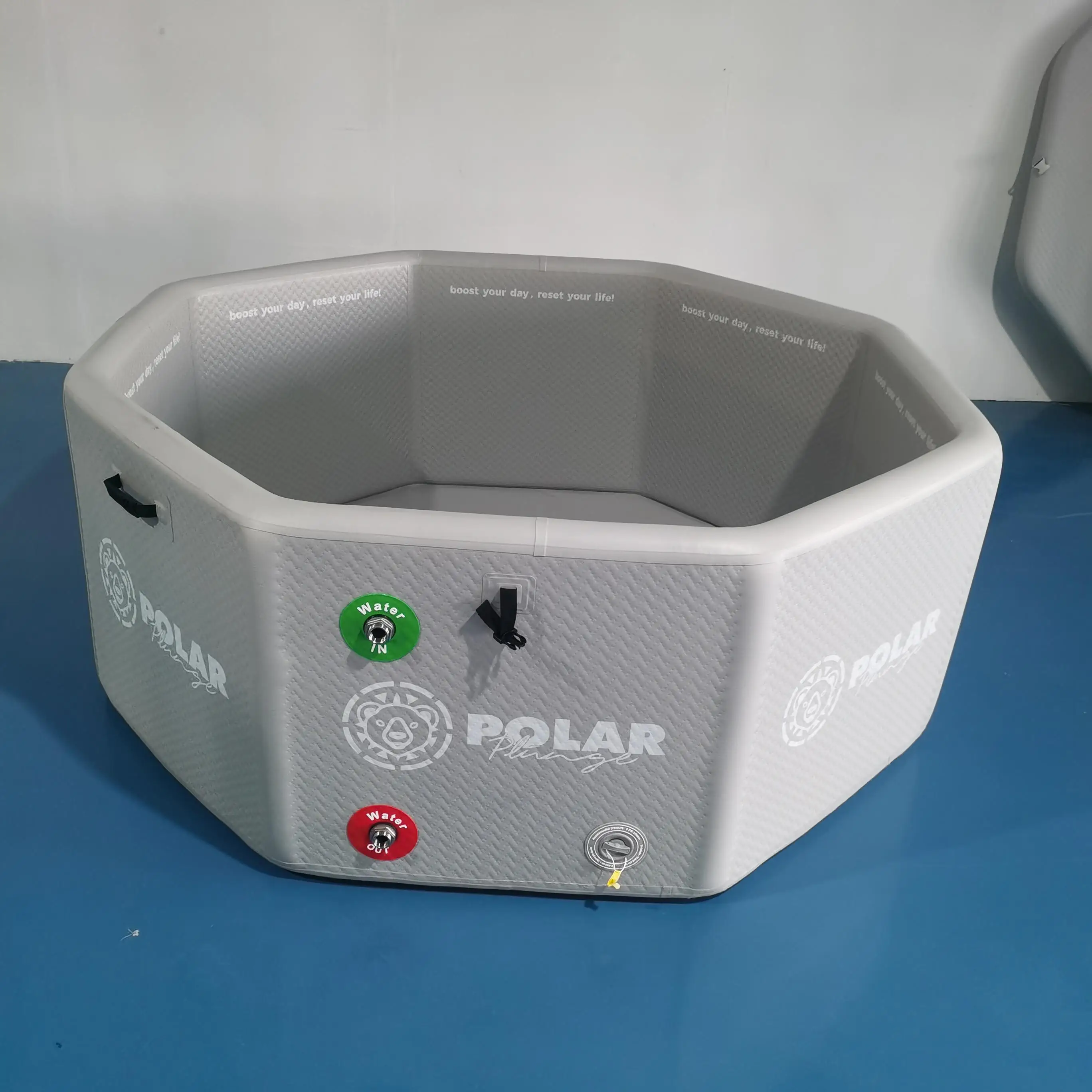 Heavy Duty Ice Bath Barrel Add Ice Cubes PVC Drawn Wire Material Cold Water Tub Outdoor Indoor Fitness Use Cold Plunge Soaking
Heavy Duty Ice Bath Barrel Add Ice Cubes PVC Drawn Wire Material Cold Water Tub Outdoor Indoor Fitness Use Cold Plunge Soaking