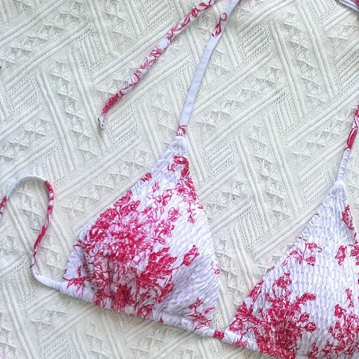 2025 сексуальный розовый купальник со сборками, стринги, бикини, женские треугольные купальники, купальный костюм, бразильский комплект бикини Mujer Biquini
2025 сексуальный розовый купальник со сборками, стринги, бикини, женские треугольные купальники, купальный костюм, бразильский комплект бикини Mujer Biquini