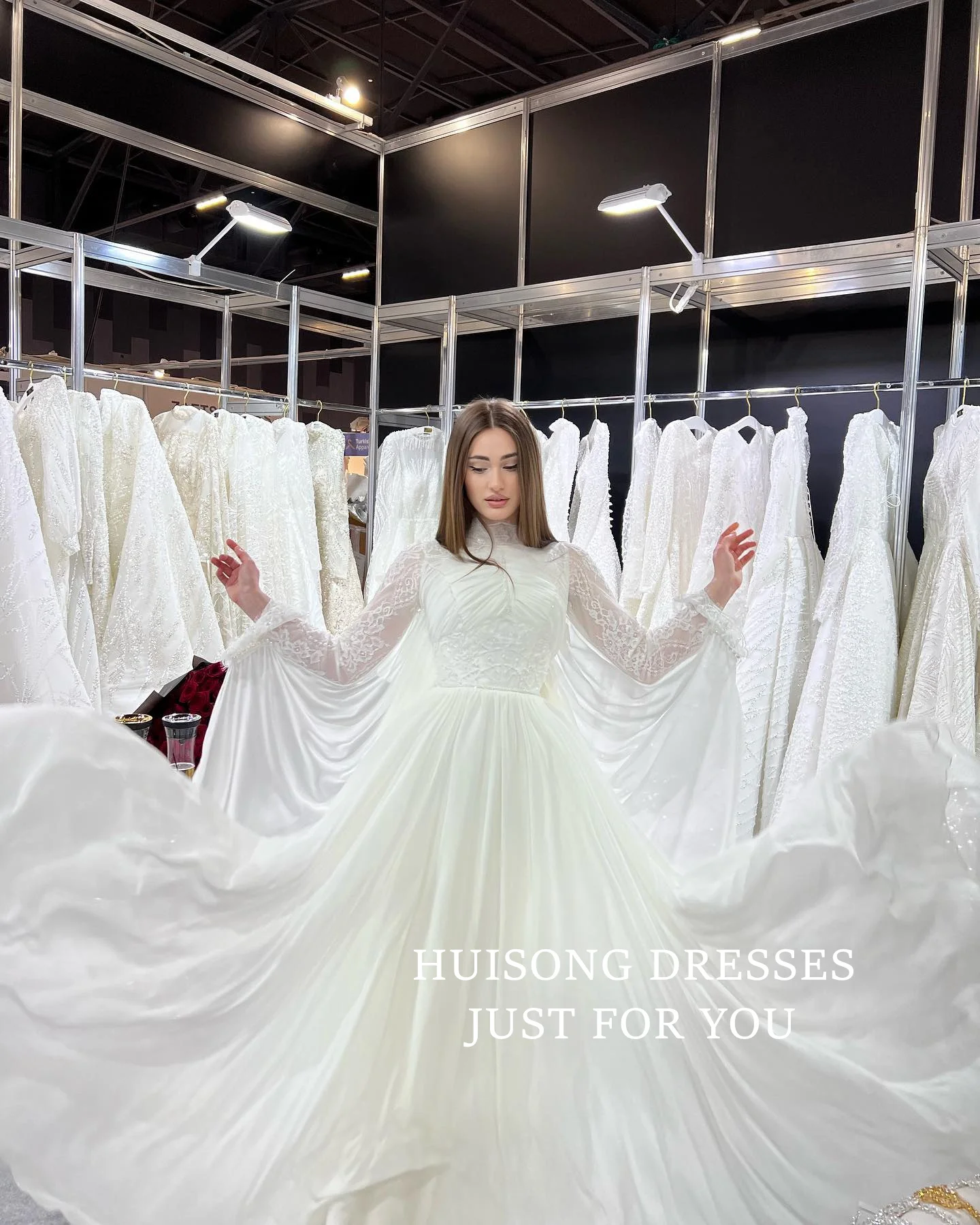 HUISONG Customized Modest Chiffon Wedding Dresses Lace Appliques Long Sleeves A-Line Beach Muslim Bridal Gown robe de mariée
HUISONG Customized Modest Chiffon Wedding Dresses Lace Appliques Long Sleeves A-Line Beach Muslim Bridal Gown robe de mariée