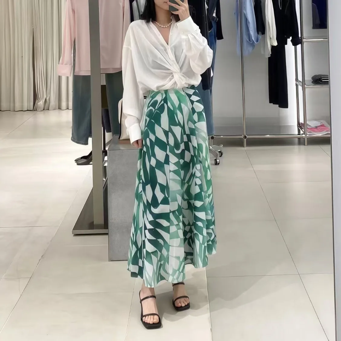 Fashionable Long Linen Halter Neck Print Skirt Women's Commute Style Asymmetrical Loose Fit Summer New Arrival
Fashionable Long Linen Halter Neck Print Skirt Women's Commute Style Asymmetrical Loose Fit Summer New Arrival