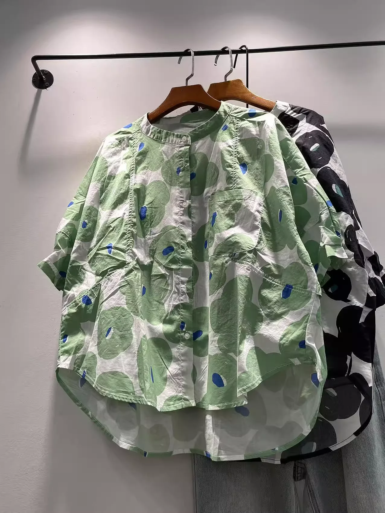 Bust 124cm cotton oversized shirts for women summer Spain style retro green black floral print short sleeve shirts and blouses
Bust 124cm cotton oversized shirts for women summer Spain style retro green black floral print short sleeve shirts and blouses