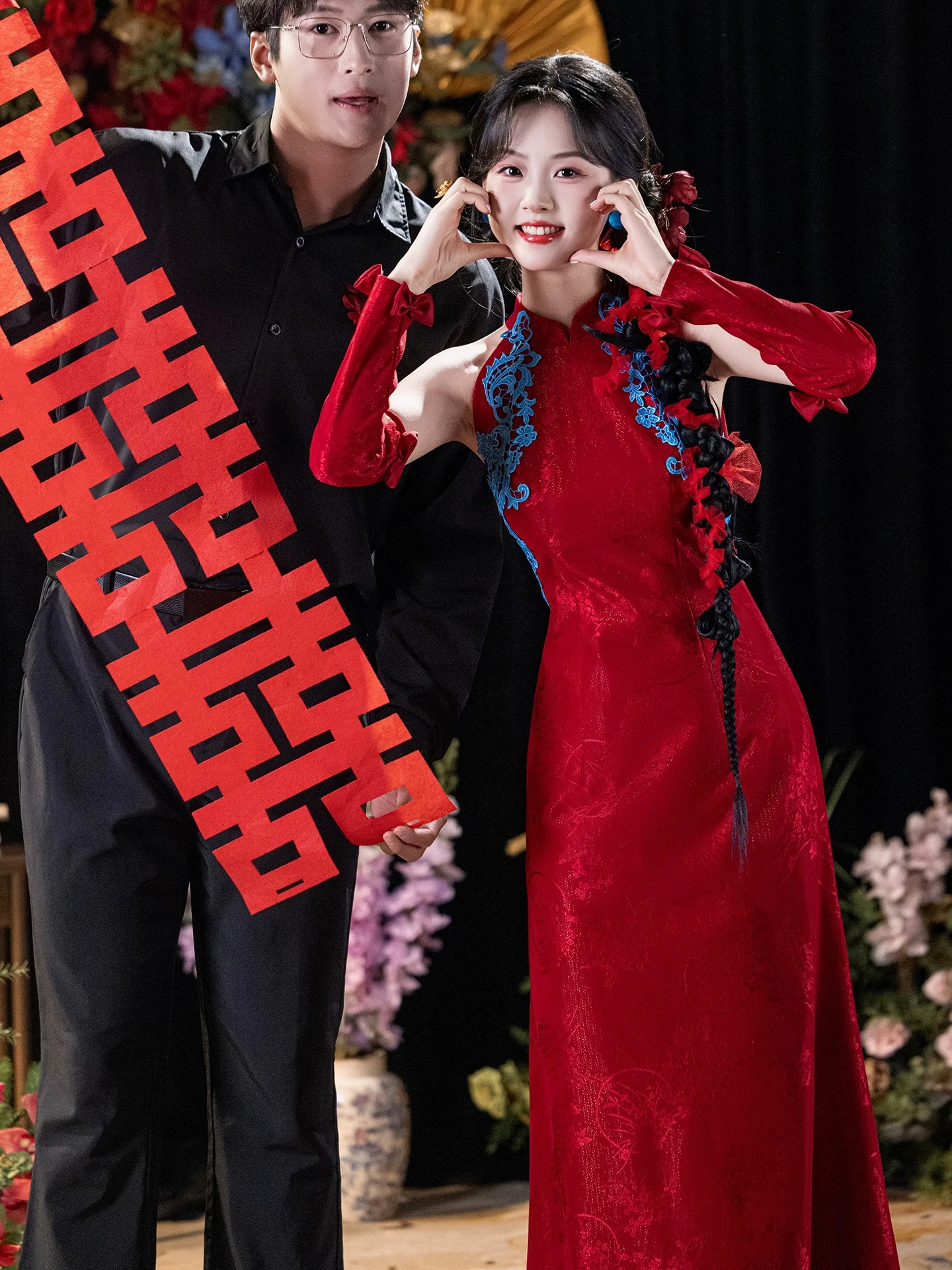 Красный свадебный утренний халат для женщин, для невесты, традиционный китайский стиль, для церемонии, создающий ощущение роскоши.
Красный свадебный утренний халат для женщин, для невесты, традиционный китайский стиль, для церемонии, создающий ощущение роскоши.