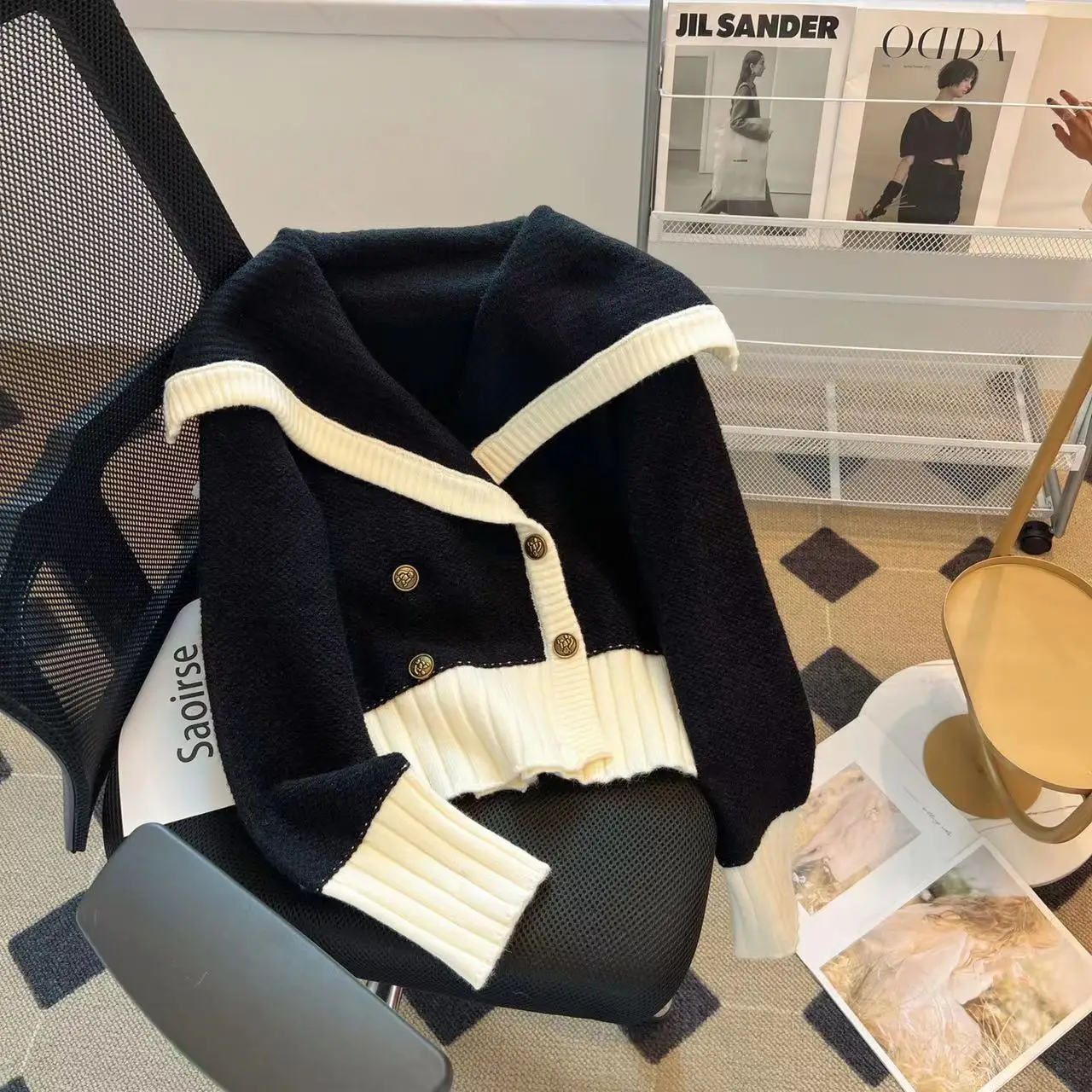 Thickened Short Navy Collar Sweater Coat Women's Autumn Winter New Style Loose Fit Top Color Block Design Commute Style Silk
Thickened Short Navy Collar Sweater Coat Women's Autumn Winter New Style Loose Fit Top Color Block Design Commute Style Silk
