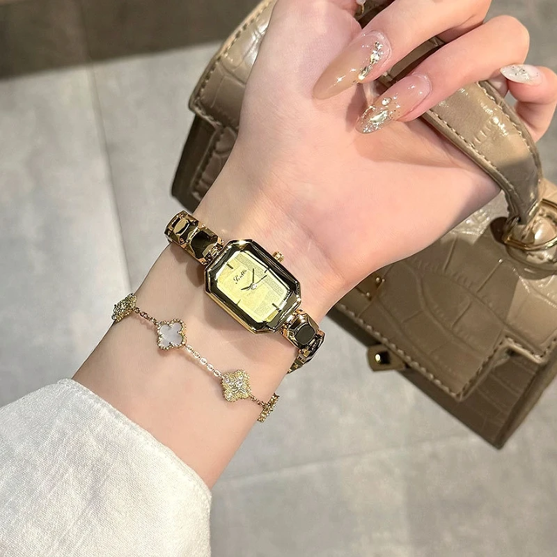 New Style Luxury Fashion Women's Square Casual Watch Personalized Niche Elegant Women's Quartz Watch Simple Gift Watch
New Style Luxury Fashion Women's Square Casual Watch Personalized Niche Elegant Women's Quartz Watch Simple Gift Watch