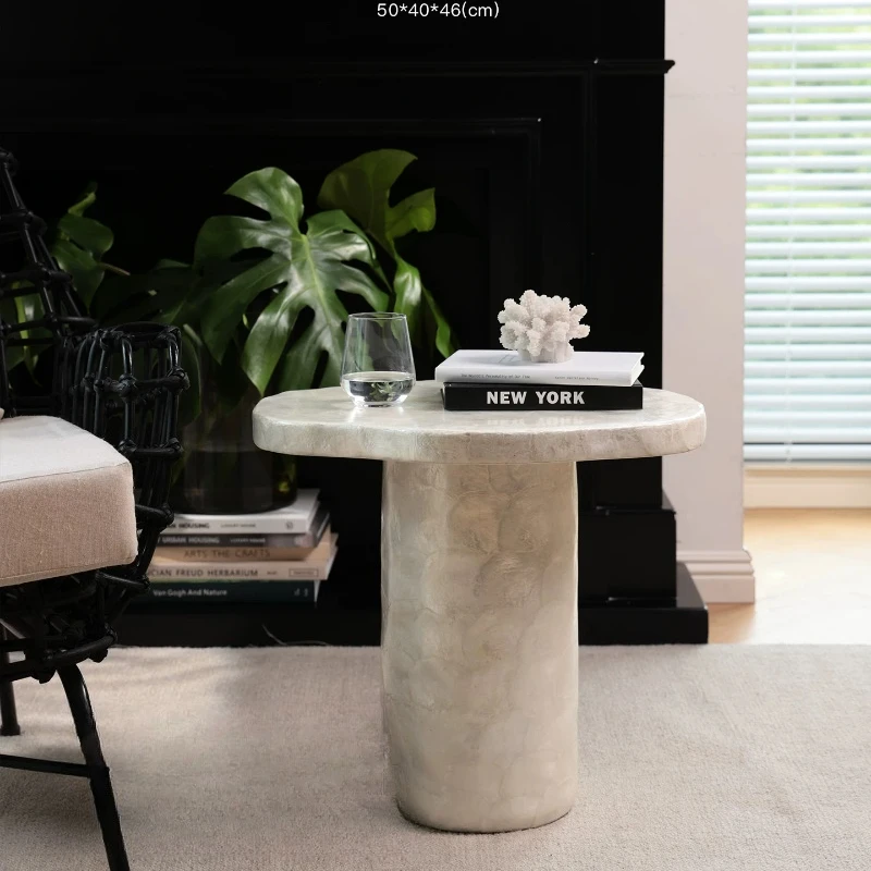 Living room, bedroom, next to the sofa, pearlescent white hand-moved shell, small coffee table
Living room, bedroom, next to the sofa, pearlescent white hand-moved shell, small coffee table