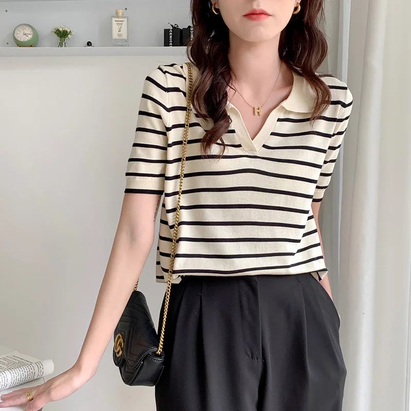 Korean Ice Silk Knitted Stripe T-Shirt Women Summer Short Sleeve Casual Loose Tops Turn-down Collar Tops 2023 Female Clothing
Korean Ice Silk Knitted Stripe T-Shirt Women Summer Short Sleeve Casual Loose Tops Turn-down Collar Tops 2023 Female Clothing