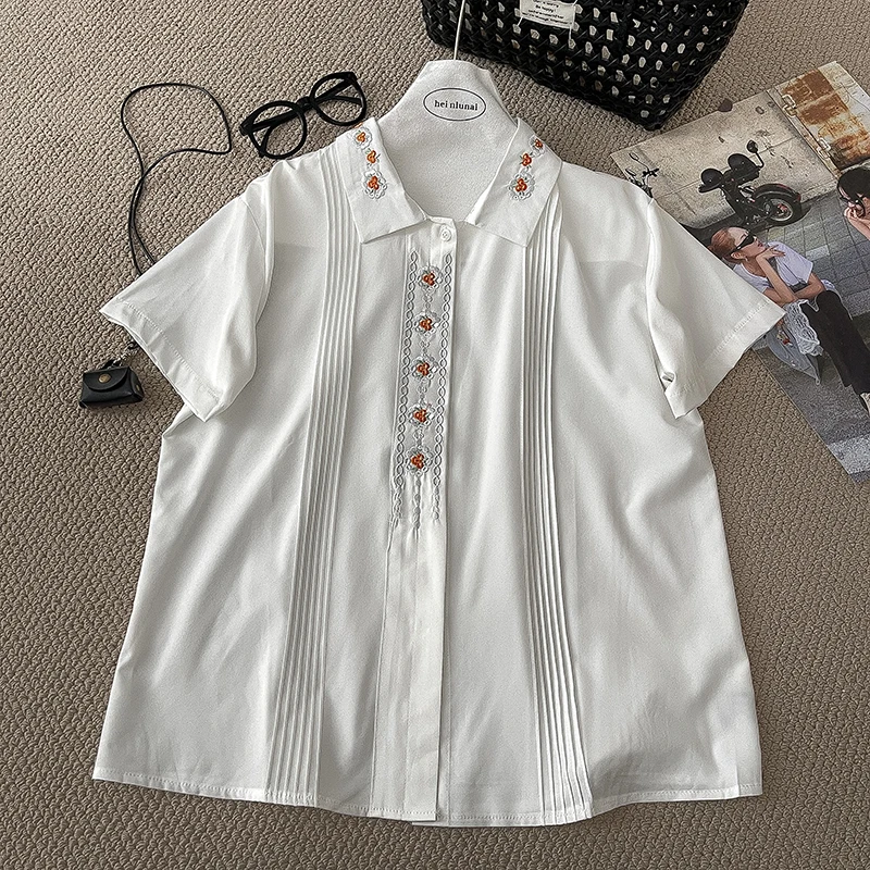 Wedbleser Fashion White Embroidered Short Sleeved Shirt Women Summer 2025 Korean Flip Collar Crimson Single Breasted Top
Wedbleser Fashion White Embroidered Short Sleeved Shirt Women Summer 2025 Korean Flip Collar Crimson Single Breasted Top