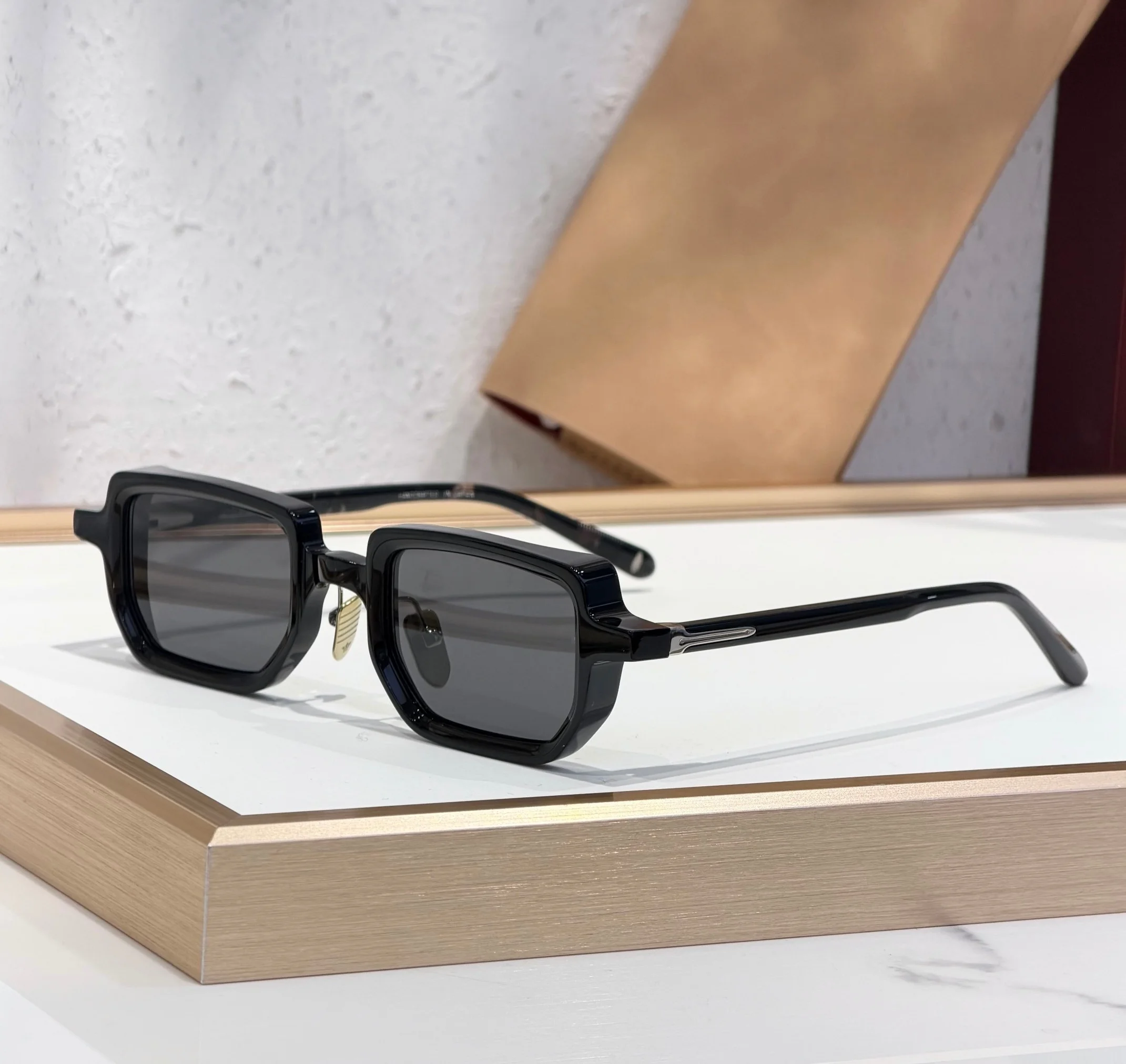 ASTAIRE SIZE 45-22 Top High Quality Sunglasses for Men Classic Women Luxury Brand Designer Fashion sun glasses UV400 With box
ASTAIRE SIZE 45-22 Top High Quality Sunglasses for Men Classic Women Luxury Brand Designer Fashion sun glasses UV400 With box