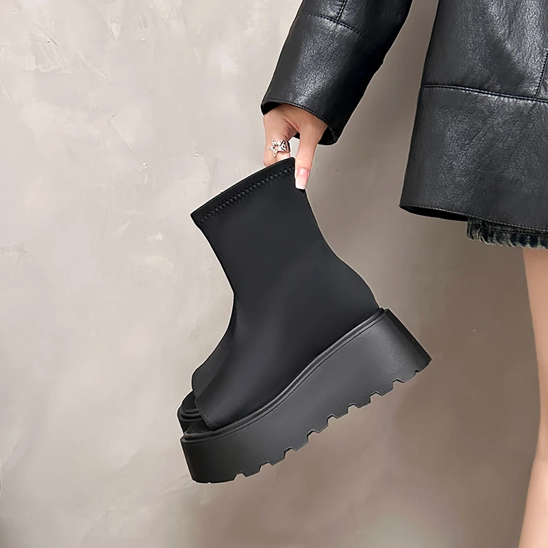 Stretchable Women's Sandals 2026 New Style Thick-soled Platform Fashionable Casual Short Boots
Stretchable Women's Sandals 2026 New Style Thick-soled Platform Fashionable Casual Short Boots