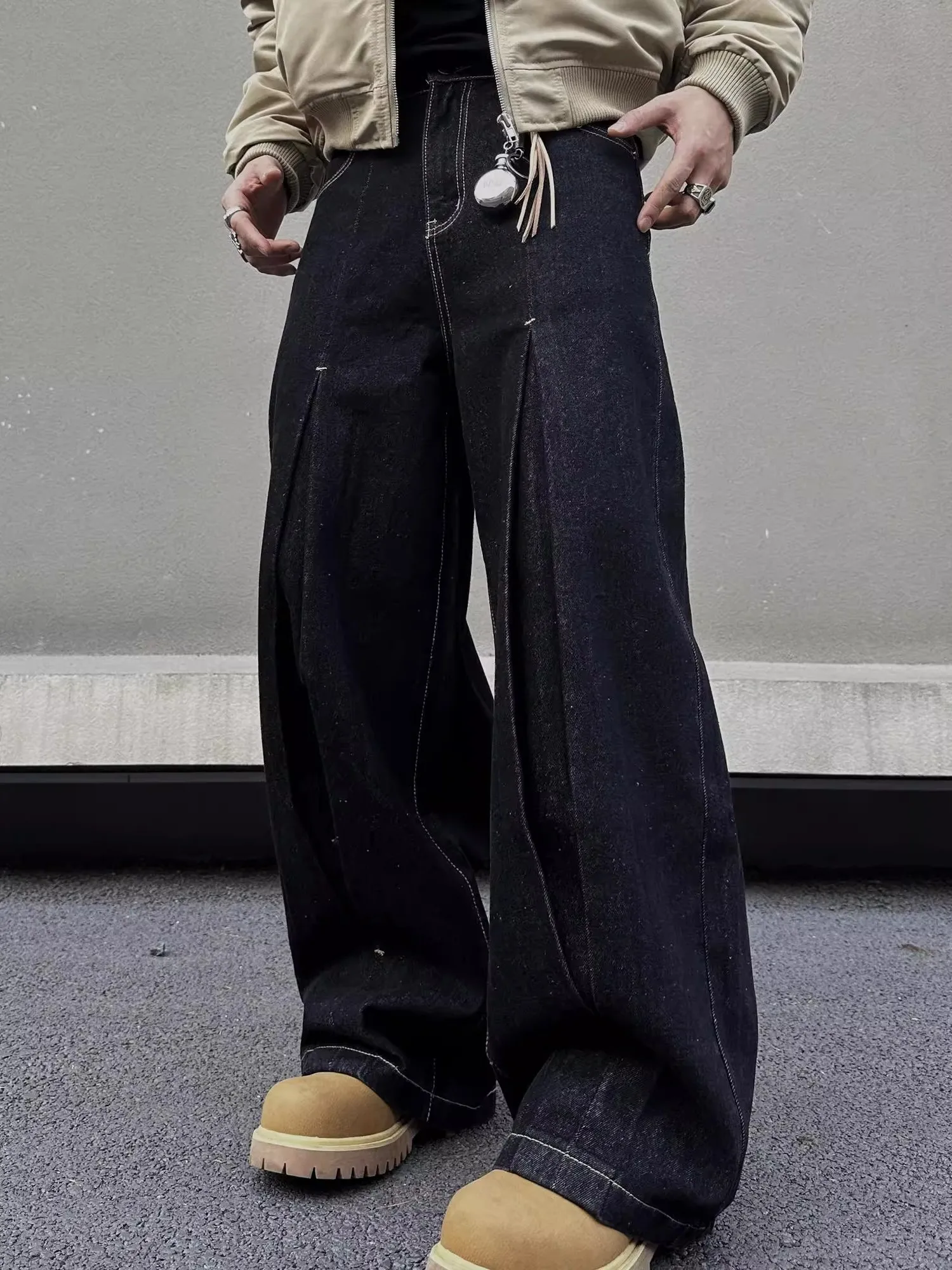 Джинсы свободного кроя в стиле ретро-американский дизайн, унисекс, модные, с высокой талией, повседневные, из денима, с эффектом потертости (Blaknife)
Джинсы свободного кроя в стиле ретро-американский дизайн, унисекс, модные, с высокой талией, повседневные, из денима, с эффектом потертости (Blaknife)