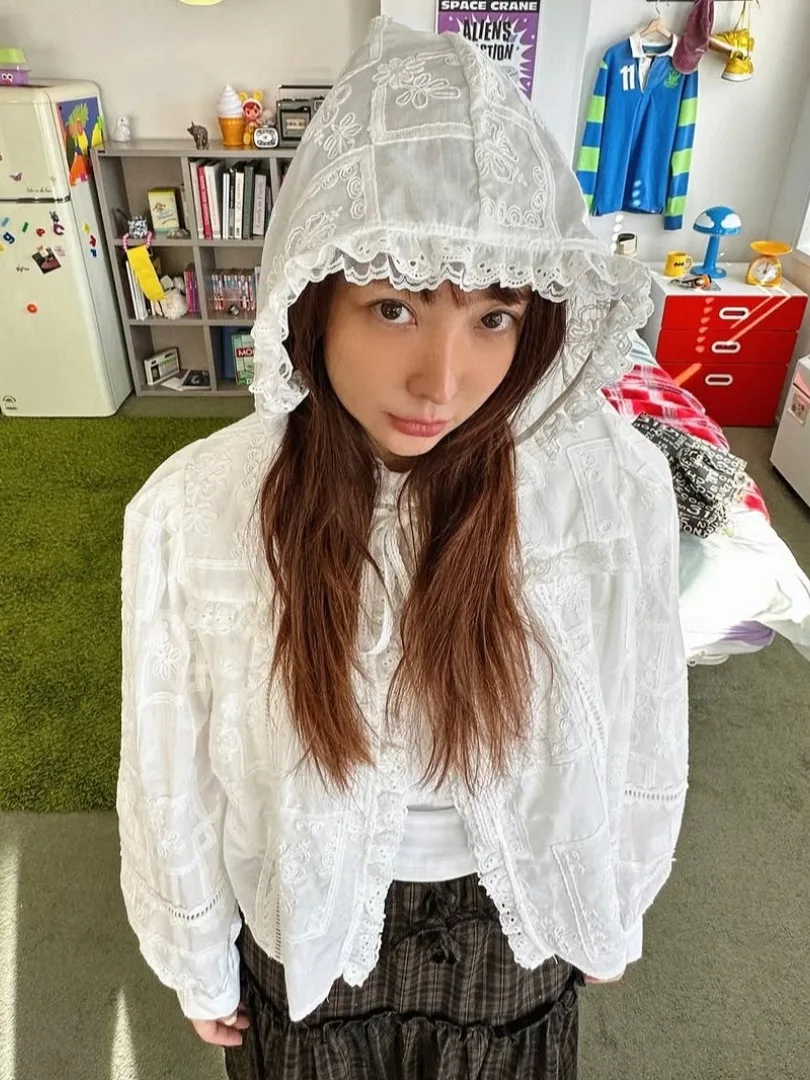 Корейская кружевная куртка-жакет с капюшоном и поясом, женская, весенняя, новая, милая, молодежная, универсальная, цветная, топ
Корейская кружевная куртка-жакет с капюшоном и поясом, женская, весенняя, новая, милая, молодежная, универсальная, цветная, топ