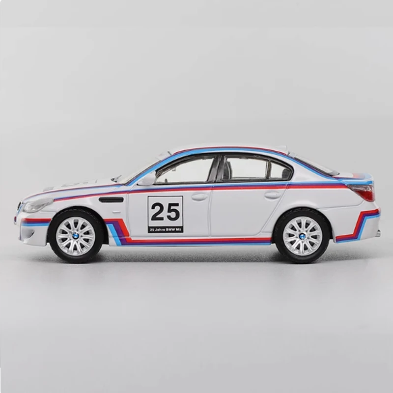 SHADOW Diecast 1:64 Scale M5(E60) 25th Anniversary Edition Alloy Car Model Holiday Gifts Toys
SHADOW Diecast 1:64 Scale M5(E60) 25th Anniversary Edition Alloy Car Model Holiday Gifts Toys