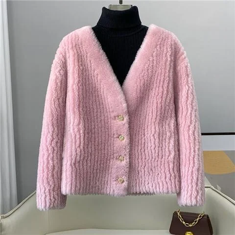 Женское короткое меховое пальто, куртка из натурального овечьего меха с V-образным вырезом, верхняя одежда, Новинка для осени и зимы 2023, Q23
Женское короткое меховое пальто, куртка из натурального овечьего меха с V-образным вырезом, верхняя одежда, Новинка для осени и зимы 2023, Q23