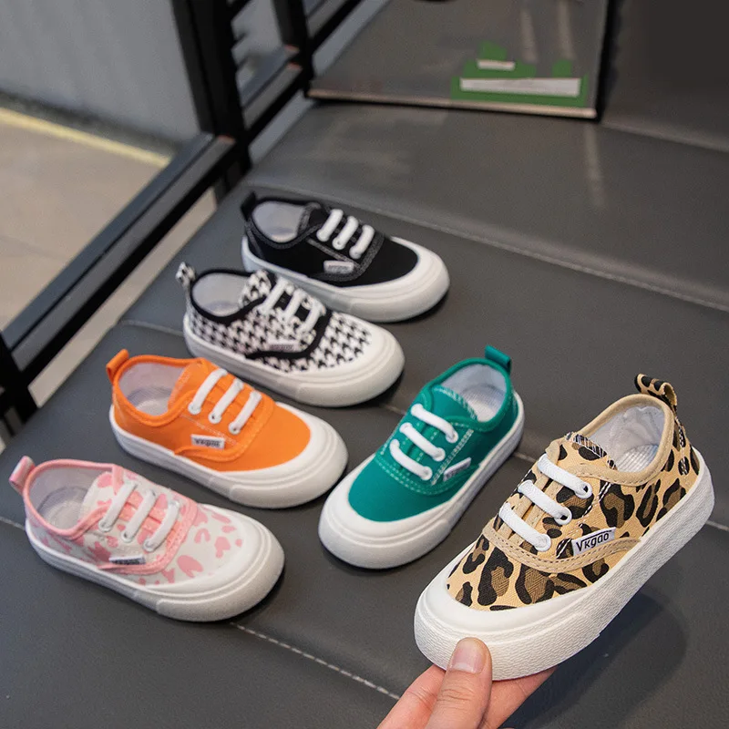 Children's Leopard Canvas Shoes Spring and Summer New Girls' Cloth Shoes Cartoon Printed Biscuit Children's Shoes Boys Shoes
Children's Leopard Canvas Shoes Spring and Summer New Girls' Cloth Shoes Cartoon Printed Biscuit Children's Shoes Boys Shoes