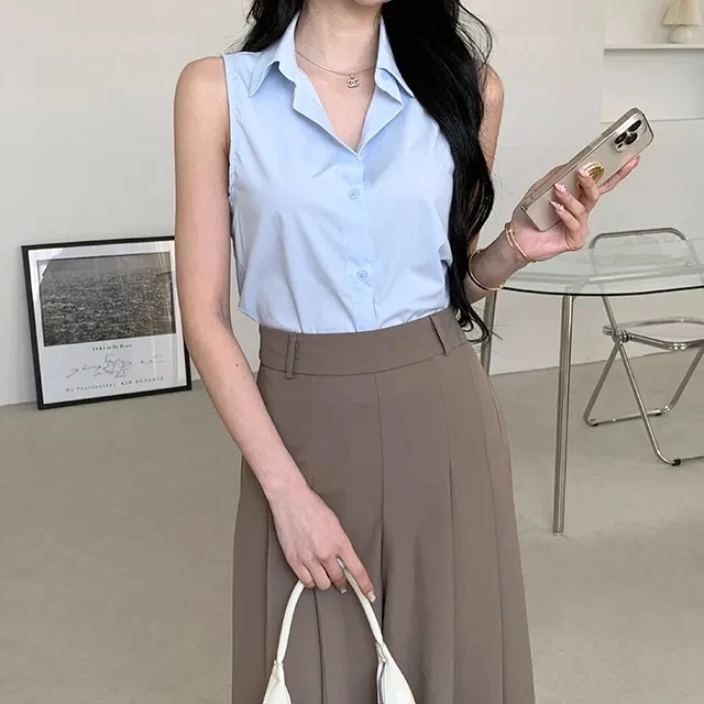 Новая летняя стильная простая рубашка-жилет с воротником и одной пуговицей, универсальная многослойная женская одежда в корейском стиле для ношения под одеждой
Новая летняя стильная простая рубашка-жилет с воротником и одной пуговицей, универсальная многослойная женская одежда в корейском стиле для ношения под одеждой