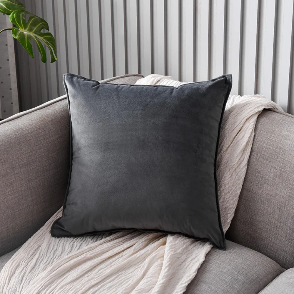Comfortable Nordic Style Velvet Throw Pillow Cover Solid Color Skin-friendly Cushion Cover 60cm Soft Sofa Pillowcase Living Room
Comfortable Nordic Style Velvet Throw Pillow Cover Solid Color Skin-friendly Cushion Cover 60cm Soft Sofa Pillowcase Living Room