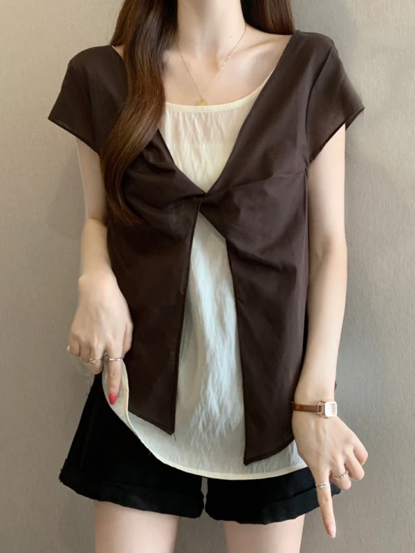 Café Brown Short Sleeve Shirt Women's Summer New Large Size Popular Small Shirt Fake Two-Piece Top Commute Style Korean Loose...
Café Brown Short Sleeve Shirt Women's Summer New Large Size Popular Small Shirt Fake Two-Piece Top Commute Style Korean Loose...
