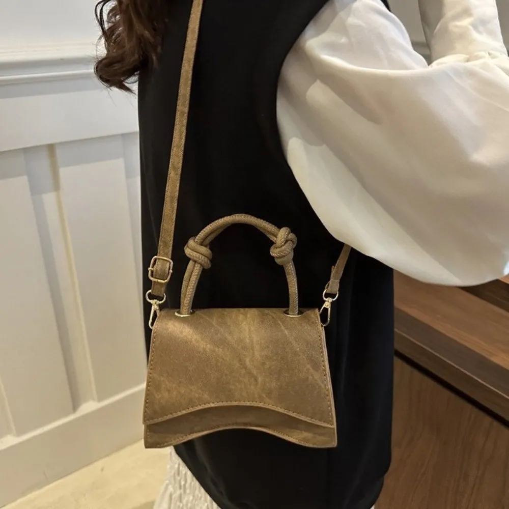 Single Shoulder Smudging Square Bag Purse Square Simple Crossbody Bag Solid Color Large Capacity PU Leather Handbag Girls/Female
Single Shoulder Smudging Square Bag Purse Square Simple Crossbody Bag Solid Color Large Capacity PU Leather Handbag Girls/Female