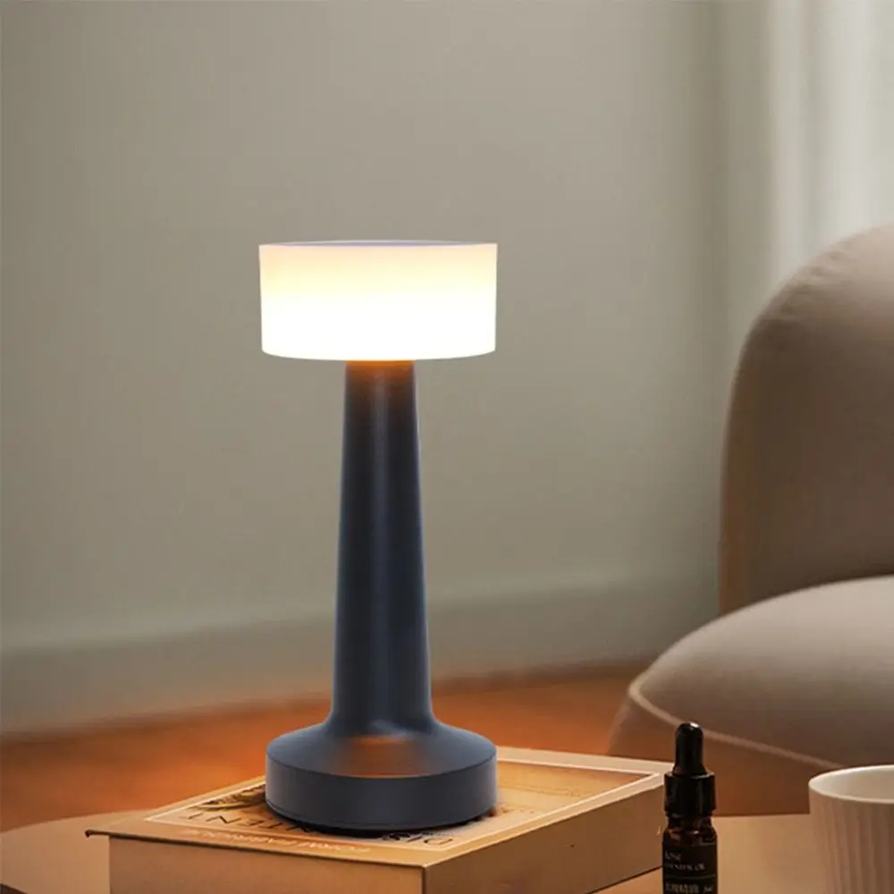 Creative Retro Table Lamp Dimmable Touch Sensor Rechargeable Desk Light LED Rechargeable Metal Night Light Hotel Decor
Creative Retro Table Lamp Dimmable Touch Sensor Rechargeable Desk Light LED Rechargeable Metal Night Light Hotel Decor