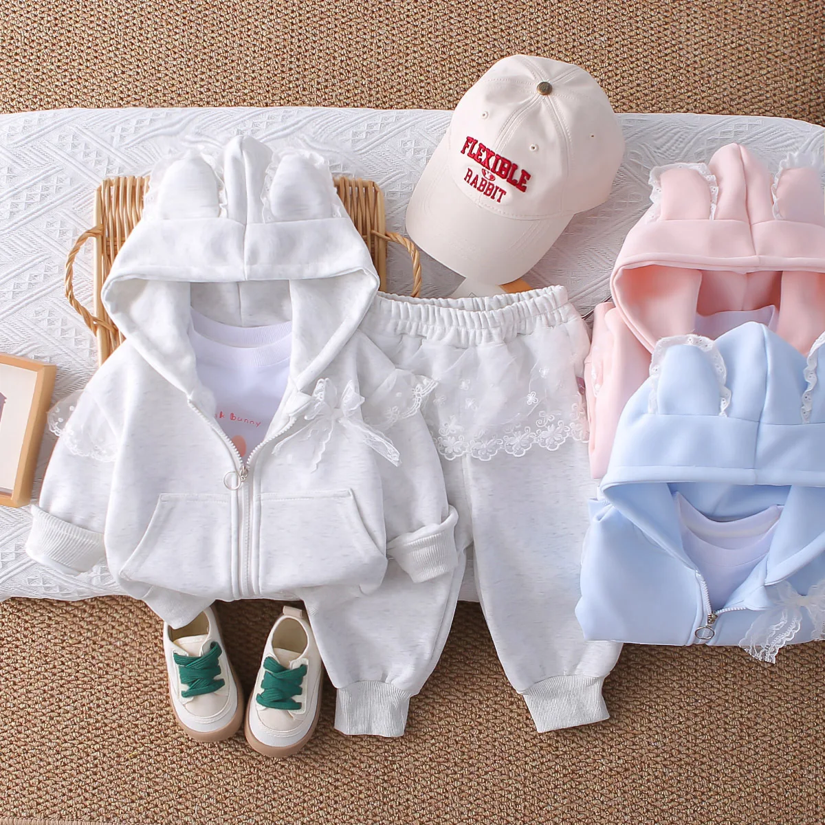 Toddler Baby Girls Cotton Sweet Lace Patchwork Zip Sweat Jacket+T-Shirt Top+Sweatpant Set Kids 3PCS Tracksuit Child Outfit 1-6Yr
Toddler Baby Girls Cotton Sweet Lace Patchwork Zip Sweat Jacket+T-Shirt Top+Sweatpant Set Kids 3PCS Tracksuit Child Outfit 1-6Yr