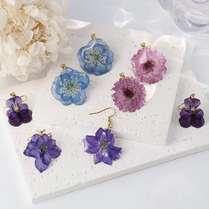 Elegant Dried Flower Earrings Unique Design Handmake Epoxy Resin Natural Flower Earrings Cute Plant Earrings Jewelry Wholesale
Elegant Dried Flower Earrings Unique Design Handmake Epoxy Resin Natural Flower Earrings Cute Plant Earrings Jewelry Wholesale