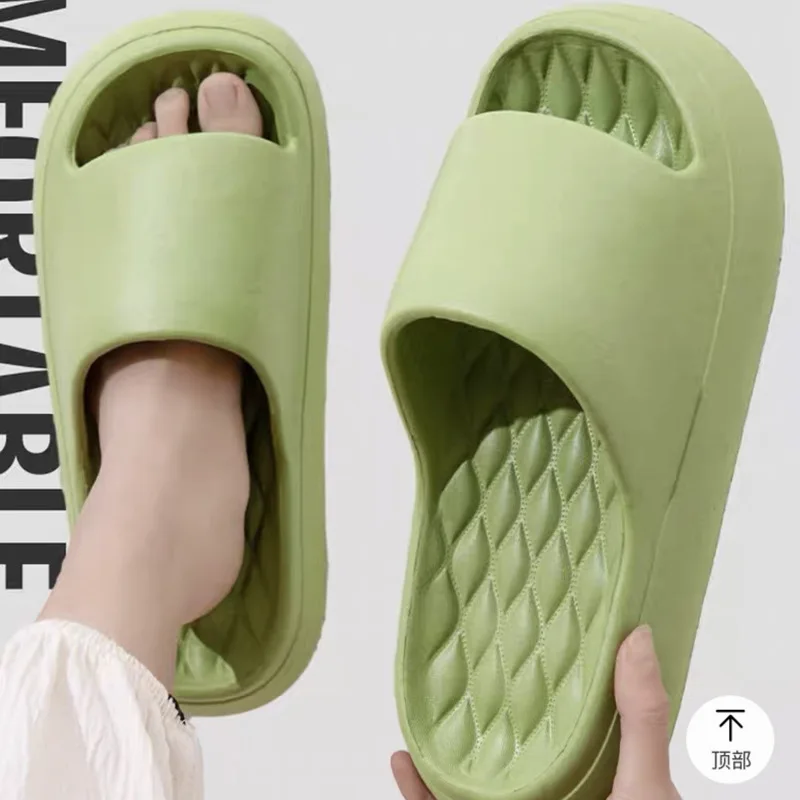 Новые тапочки из пены с эффектом памяти 2026 года, для дома и улицы, мультяшные шлепанцы из ЭВА, нескользящая толстая подошва
Новые тапочки из пены с эффектом памяти 2026 года, для дома и улицы, мультяшные шлепанцы из ЭВА, нескользящая толстая подошва