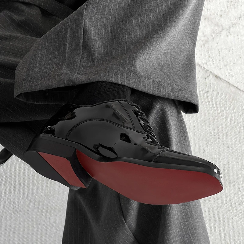 Casual Wedding Groom Black Shiny Lace-Up Oxford Shoes Thick Bottom Men's Business Commuter British Red Sole Leather Shoes
Casual Wedding Groom Black Shiny Lace-Up Oxford Shoes Thick Bottom Men's Business Commuter British Red Sole Leather Shoes