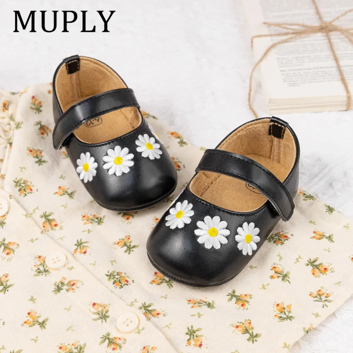 New Girl Baby Dress Shoes Princess Embroidered Daisy Anti Slip Rubber Soft Sole Flat Bottom PU Newborn Bow Decoration Mary Janes
New Girl Baby Dress Shoes Princess Embroidered Daisy Anti Slip Rubber Soft Sole Flat Bottom PU Newborn Bow Decoration Mary Janes
