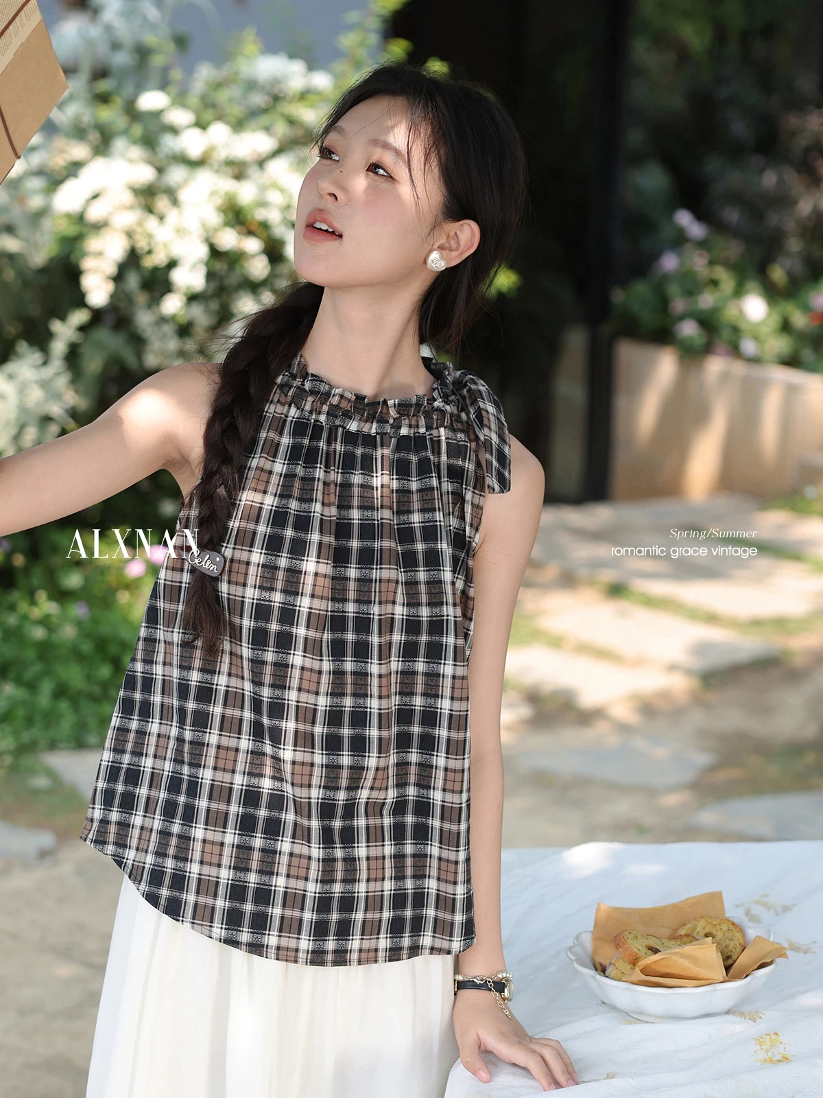 ALXNAN Women's Tanks Vintage Deep Blue Plaid Camis 2025 Summer Elegant Cotton Casual Loose-fit Sleeveless Tops Ladies New L55313
ALXNAN Women's Tanks Vintage Deep Blue Plaid Camis 2025 Summer Elegant Cotton Casual Loose-fit Sleeveless Tops Ladies New L55313