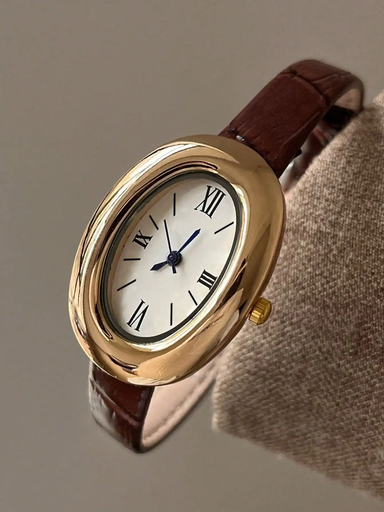 1pc Women's PU Leather Band Watch, Round Dial, Retro British Style, Niche Luxury Quartz Watch, Suitable For Holidays, Parties, Weddings, Back To School, Christmas, Thanksgiving, Halloween, Easter And Other Occasions, Best Gift For Women
1pc Women's PU Leather Band Watch, Round Dial, Retro British Style, Niche Luxury Quartz Watch, Suitable For Holidays, Parties, Weddings, Back To School, Christmas, Thanksgiving, Halloween, Easter And Other Occasions, Best Gift For Women