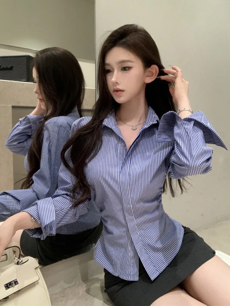 Slim Fit Long Sleeve Shirt Women's Casual Style Pleated Waist Design Autumn Commute Shirt Elegant Stripe Pattern Slimming Effect
Slim Fit Long Sleeve Shirt Women's Casual Style Pleated Waist Design Autumn Commute Shirt Elegant Stripe Pattern Slimming Effect