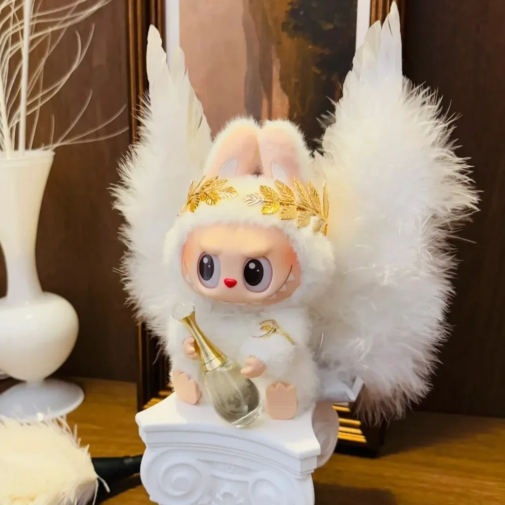 Одежда для куклы Ropa Labubu, аксессуары для одежды, элегантные аксессуары, крылья и корона с белыми перьями для плюшевой куклы Labubu V2
Одежда для куклы Ropa Labubu, аксессуары для одежды, элегантные аксессуары, крылья и корона с белыми перьями для плюшевой куклы Labubu V2