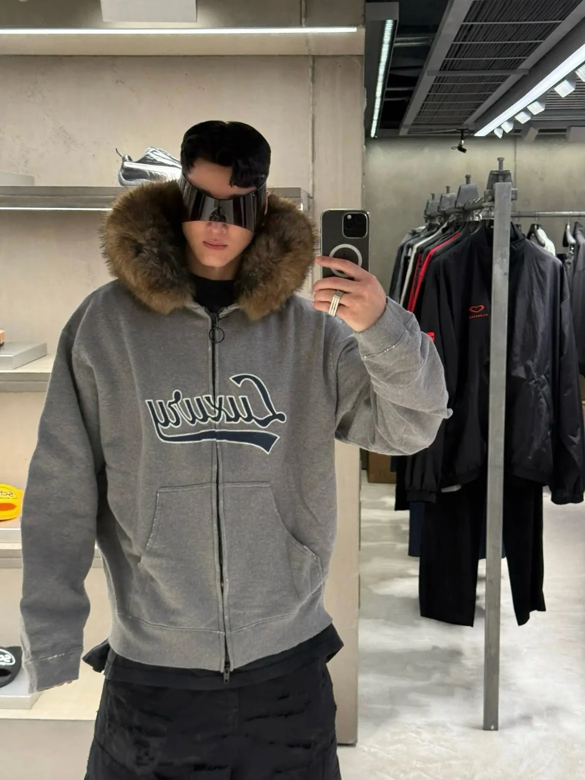 Толстовка Sun72bian класса люкс с вышивкой и буквенными нашивками, на молнии, с большим меховым воротником, повседневная, теплая, для осени и зимы
Толстовка Sun72bian класса люкс с вышивкой и буквенными нашивками, на молнии, с большим меховым воротником, повседневная, теплая, для осени и зимы