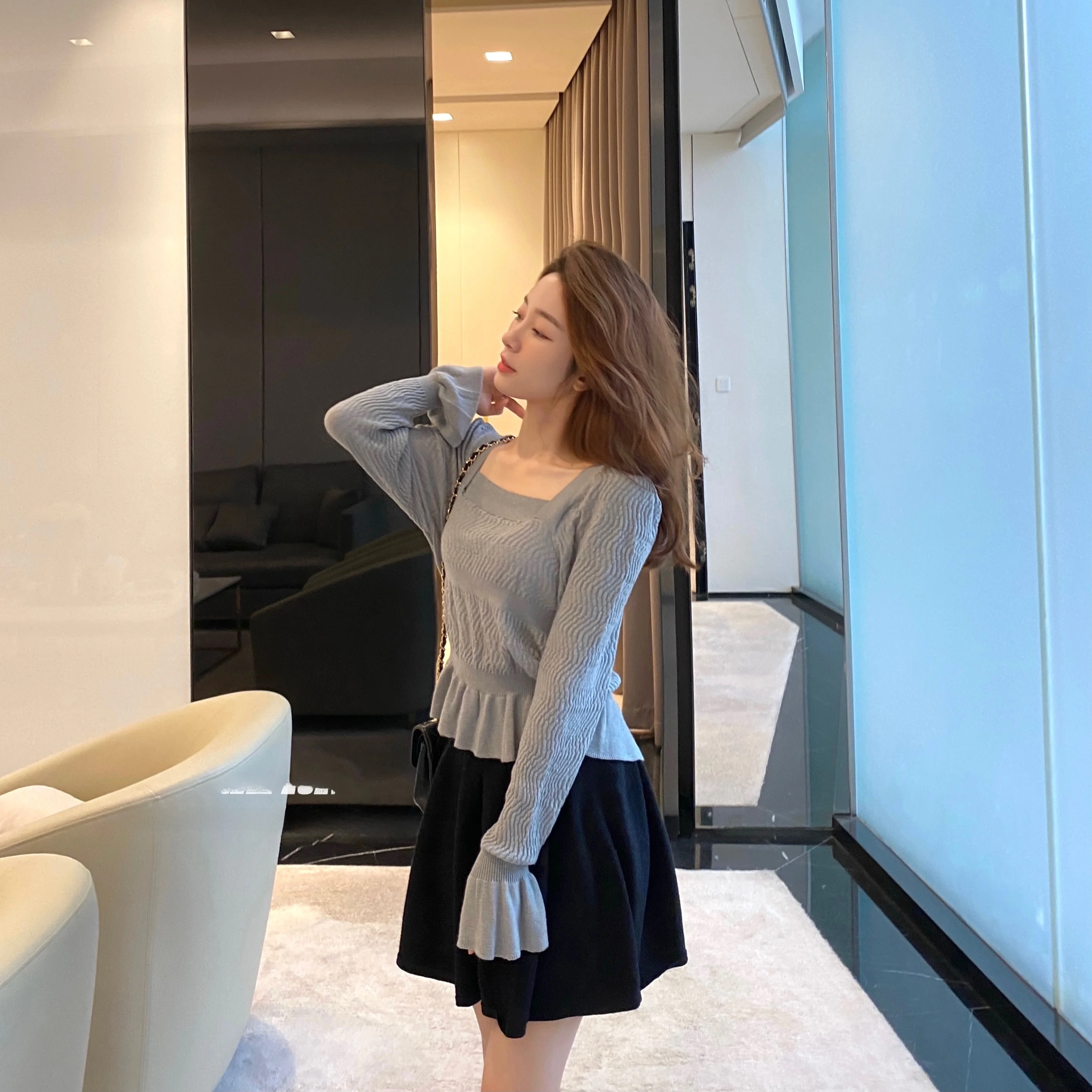 Elegant Knitted Top Women's Sleeveless Square Collar Slim Fit Long Sleeve Fashionable Bell Sleeve Commute Style Autumn New Ar...
Elegant Knitted Top Women's Sleeveless Square Collar Slim Fit Long Sleeve Fashionable Bell Sleeve Commute Style Autumn New Ar...