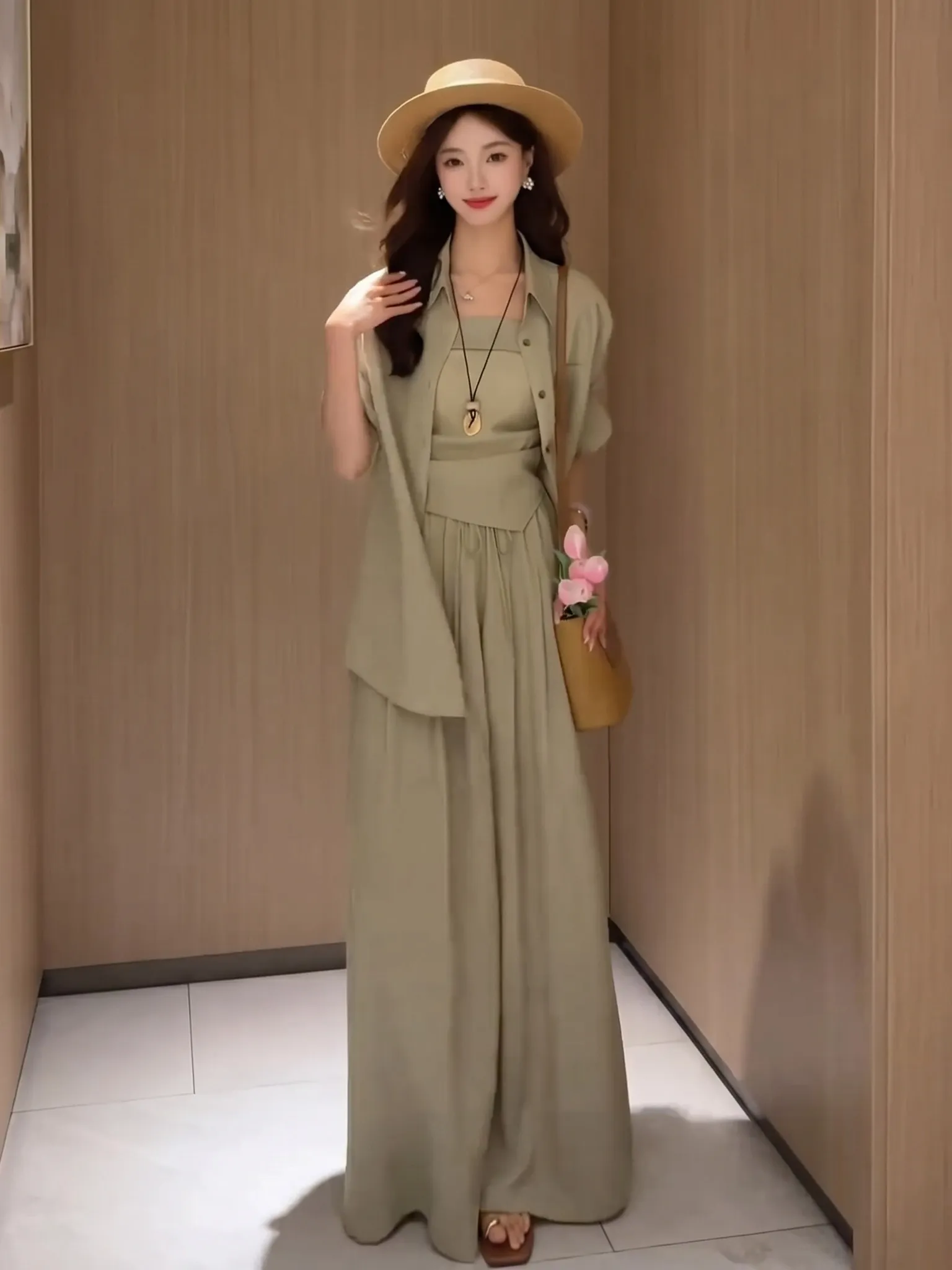 Elegant Women's Summer Fashion Set Lightweight Sun Protection Shirt Vest Wide Leg Pants Three-Piece Suite Breathable Casual Wear
Elegant Women's Summer Fashion Set Lightweight Sun Protection Shirt Vest Wide Leg Pants Three-Piece Suite Breathable Casual Wear