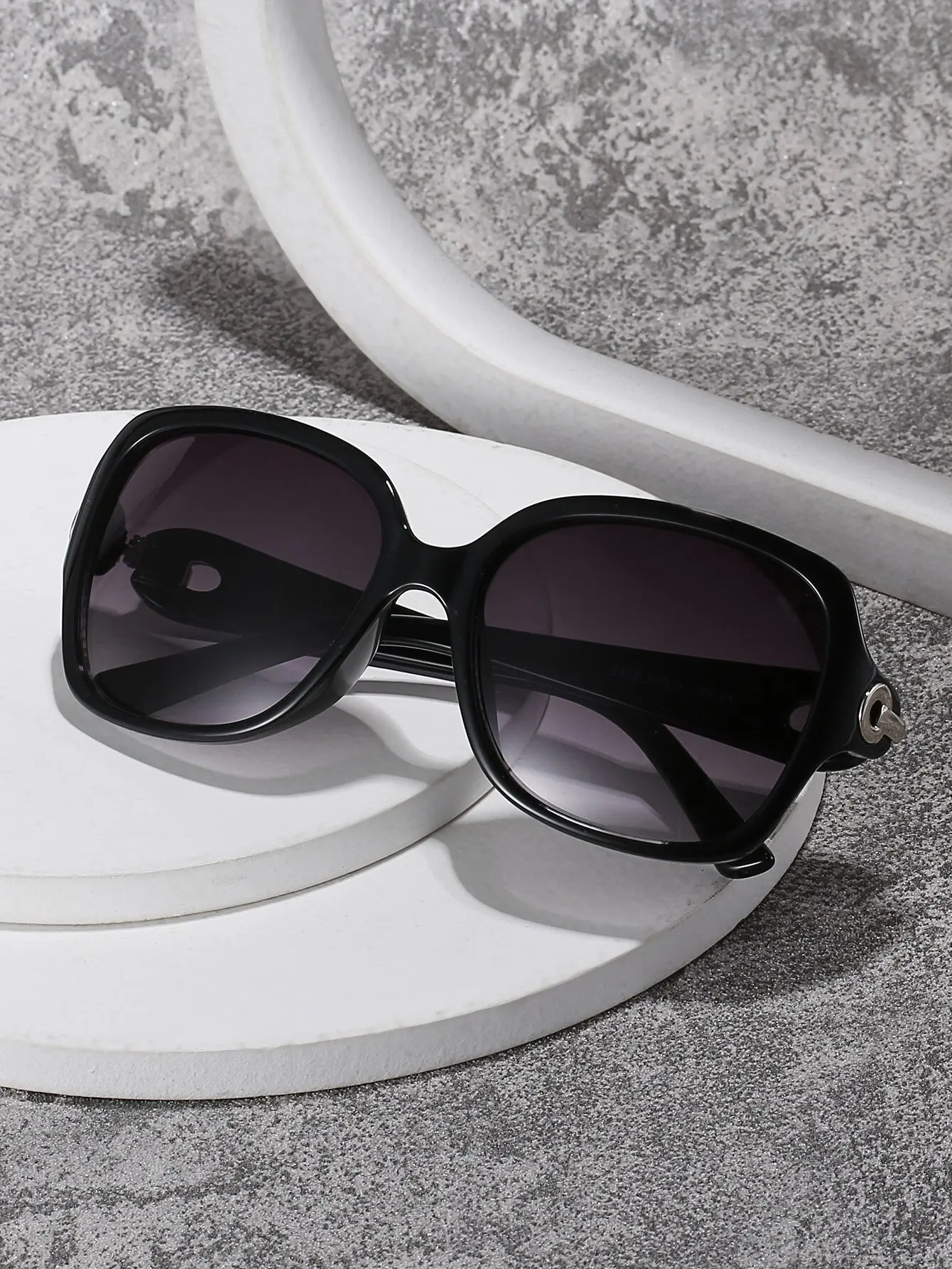 1pc Ladies' Casual, Versatile, Fashionable Eyeglasses Suitable For Daily Wear Elegant Shades Beach Accessories Beach Accessories For Women Glasses Shades All-Match Fall Winter Women Outfits Clothes Business Casual Gifts Elegant Outfit For Summer Beach Vac
1pc Ladies' Casual, Versatile, Fashionable Eyeglasses Suitable For Daily Wear Elegant Shades Beach Accessories Beach Accessories For Women Glasses Shades All-Match Fall Winter Women Outfits Clothes Business Casual Gifts Elegant Outfit For Summer Beach Vac