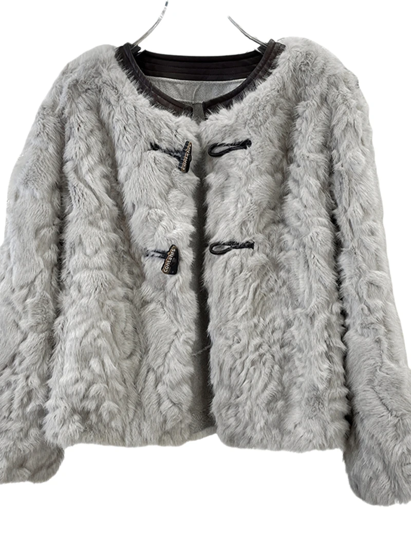 This is a new, fashionable and youthful mink fur coat for women in autumn and winter 2025
This is a new, fashionable and youthful mink fur coat for women in autumn and winter 2025