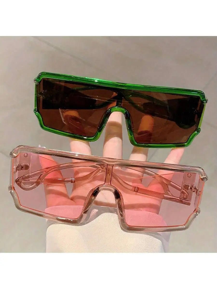 Avant-Garde Futuristic Rectangular Frame Sunglasses For Women Lightweight PC Frame Decorative Lens
Avant-Garde Futuristic Rectangular Frame Sunglasses For Women Lightweight PC Frame Decorative Lens